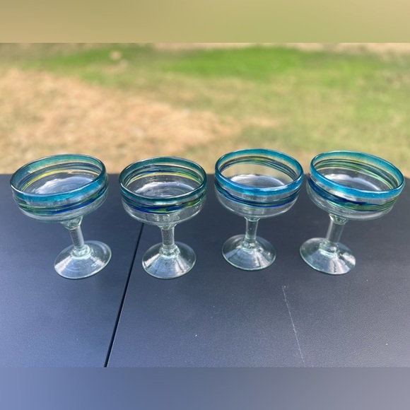 Vintage handblown Mexican glass pitcher and 4 margarita glasses - Picture 4 of 4